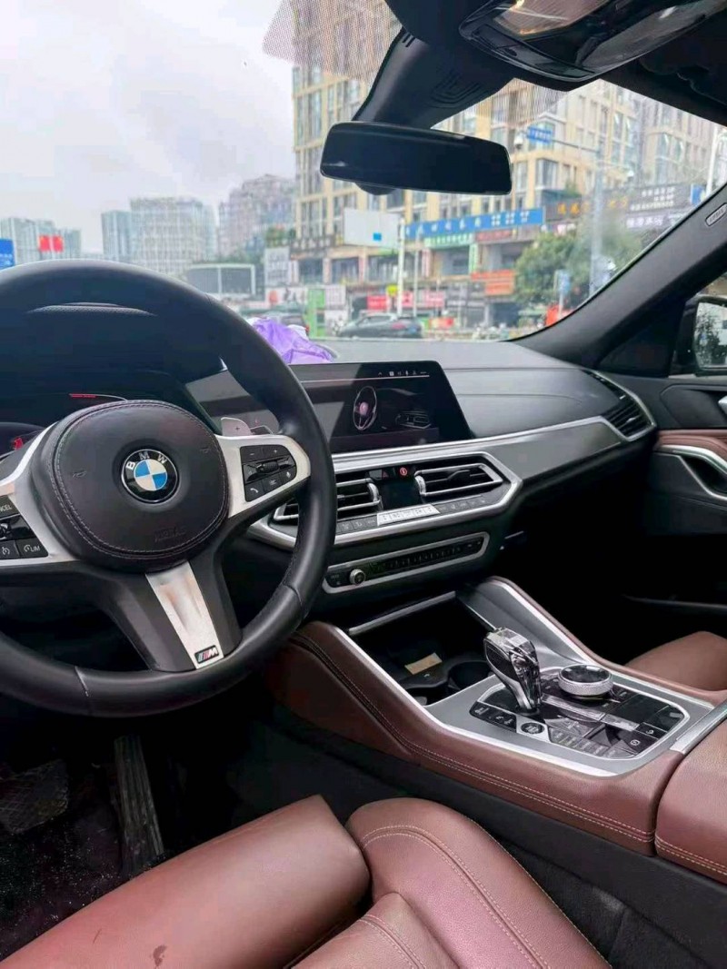 成都22年宝马X68