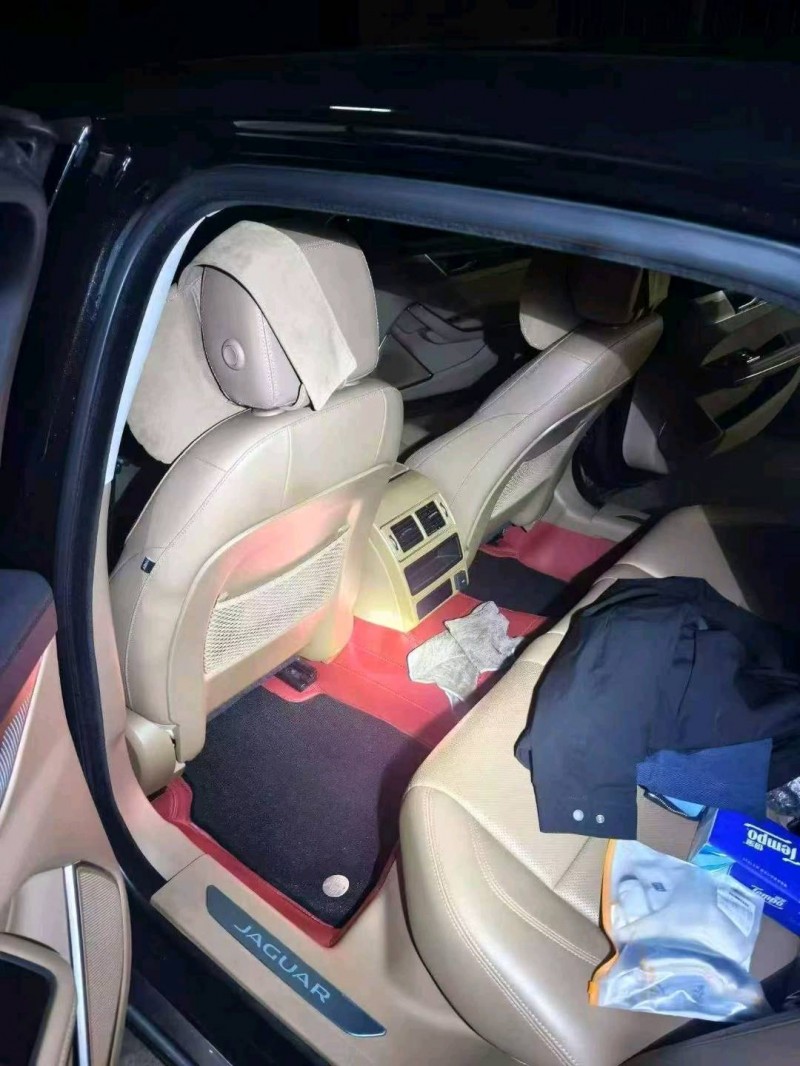金华25年捷豹XFL2