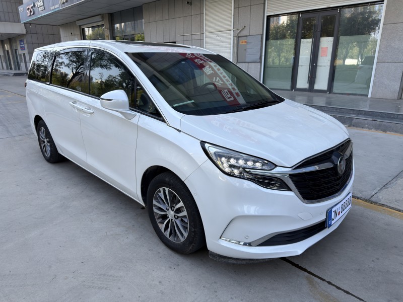 济宁22年别克GL82