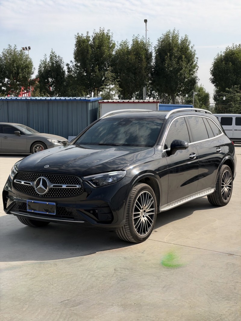 新乡25年奔驰GLC3