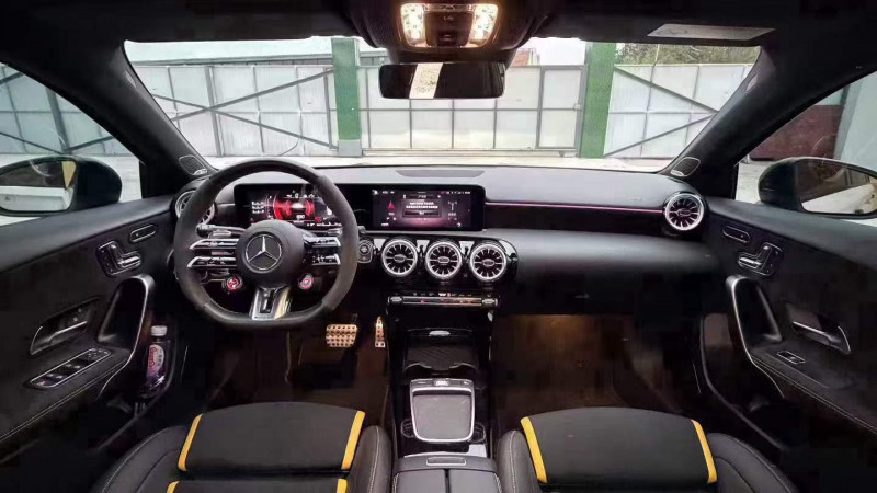 青岛25年奔驰AMG4