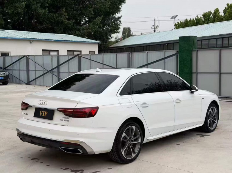 青岛21年奥迪A4L8
