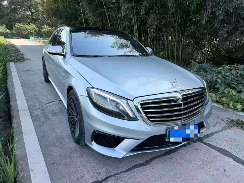 枣庄17年奔驰AMG3