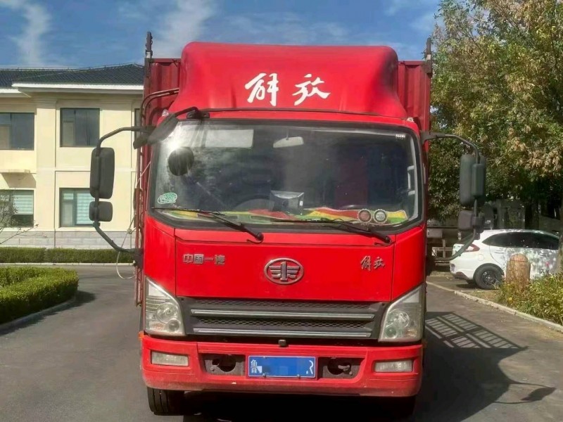 青岛22年解放箱货J61