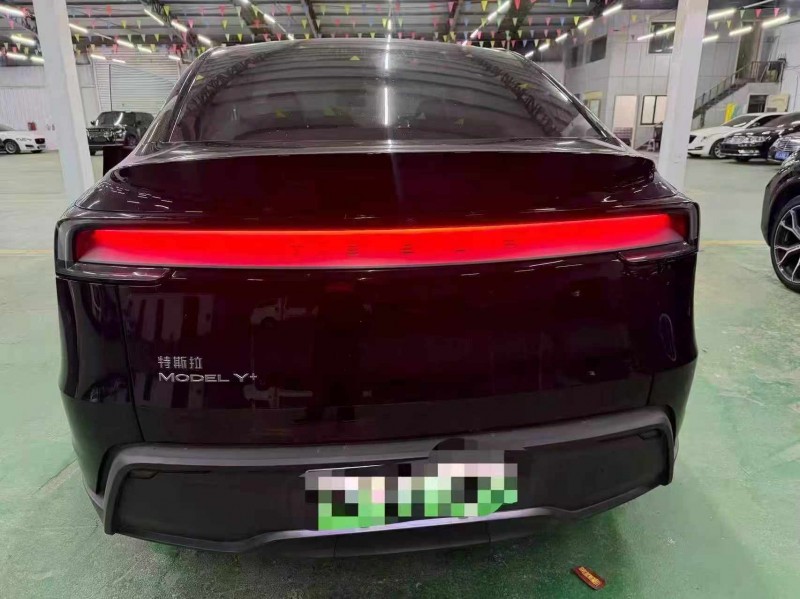 黄石25年特斯拉MODEL Y5