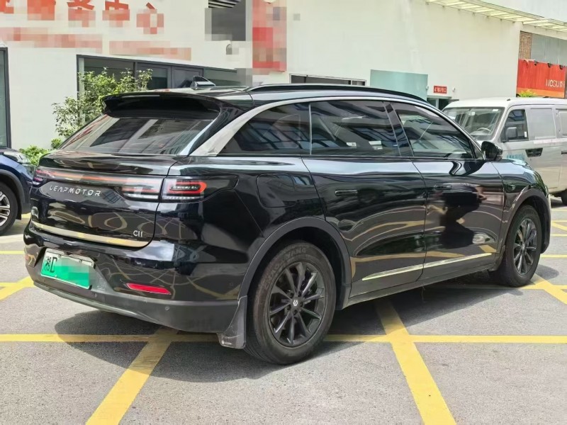 深圳25年零跑汽车C118
