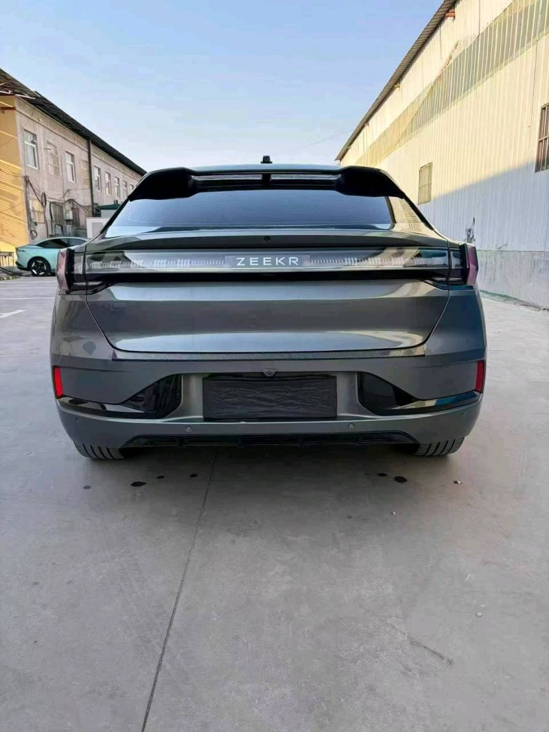 新乡24年极氪汽车0018