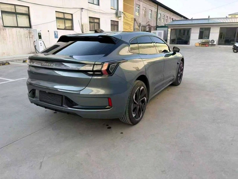 新乡24年极氪汽车0019