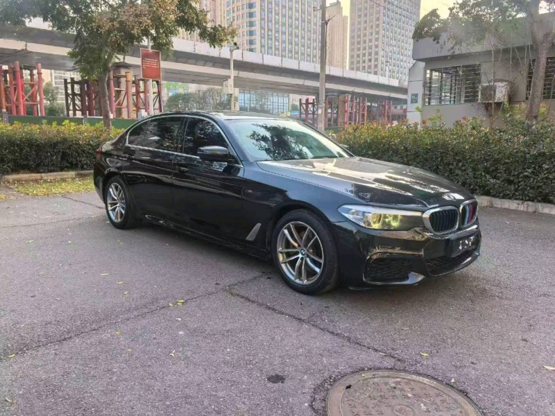 襄阳18年凯迪拉克XTS7