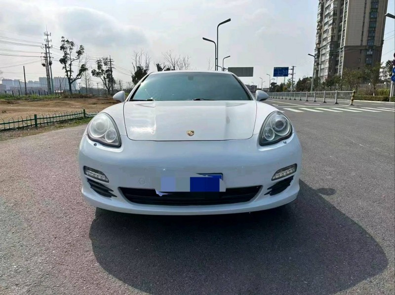 苏州13年保时捷帕拉梅拉1