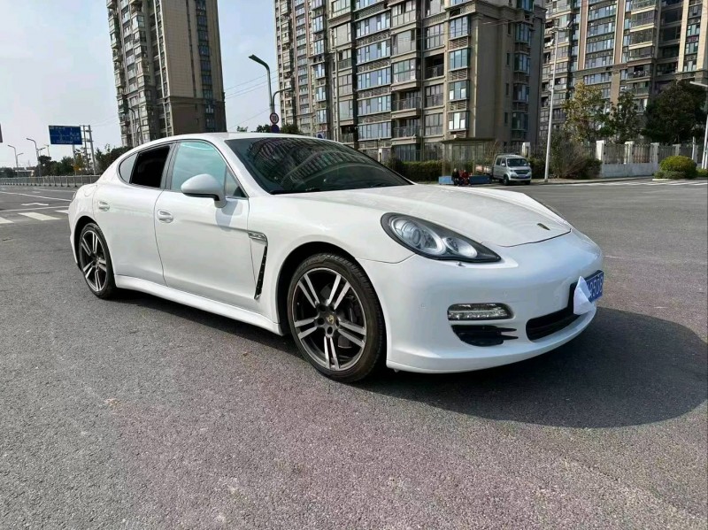 苏州13年保时捷帕拉梅拉2