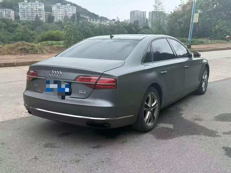 三明13年奥迪A8L9