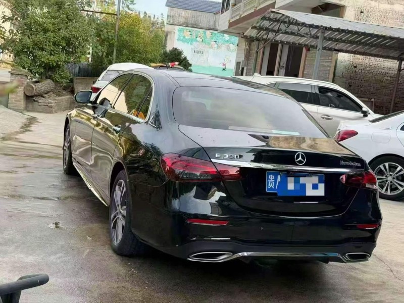 黔西南21年奔驰E8