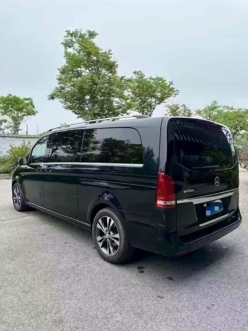 常州17年奔驰V8