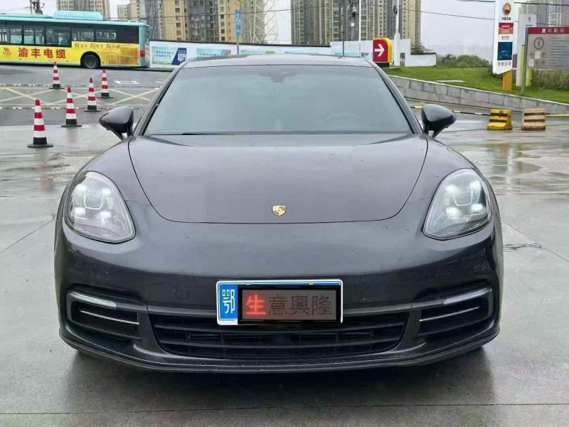 宜昌18年保时捷帕拉梅拉1
