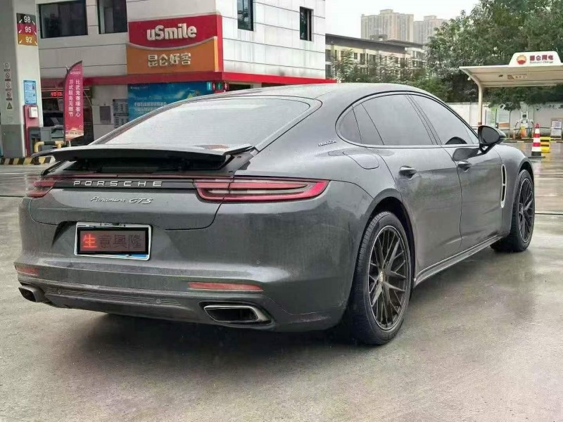 宜昌18年保时捷帕拉梅拉8