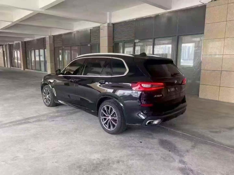济宁22年宝马X59