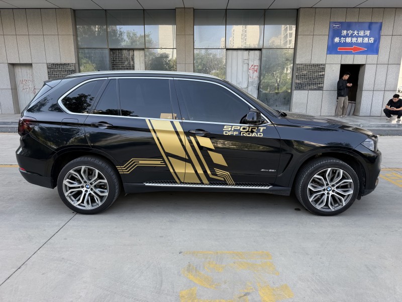 济宁17年宝马X54