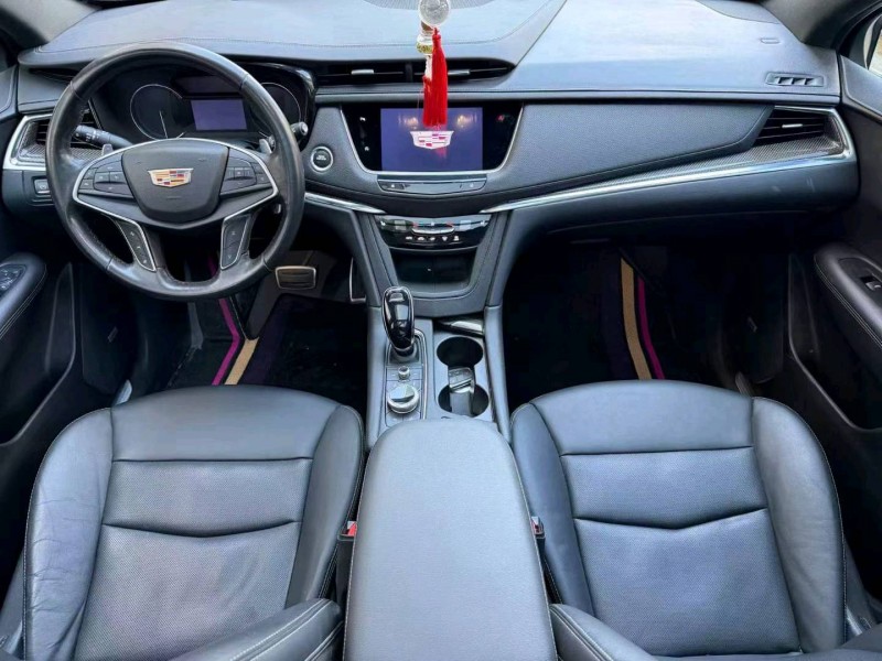 济宁22年凯迪拉克XT57