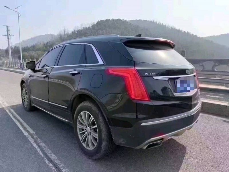 青岛16年凯迪拉克XT52