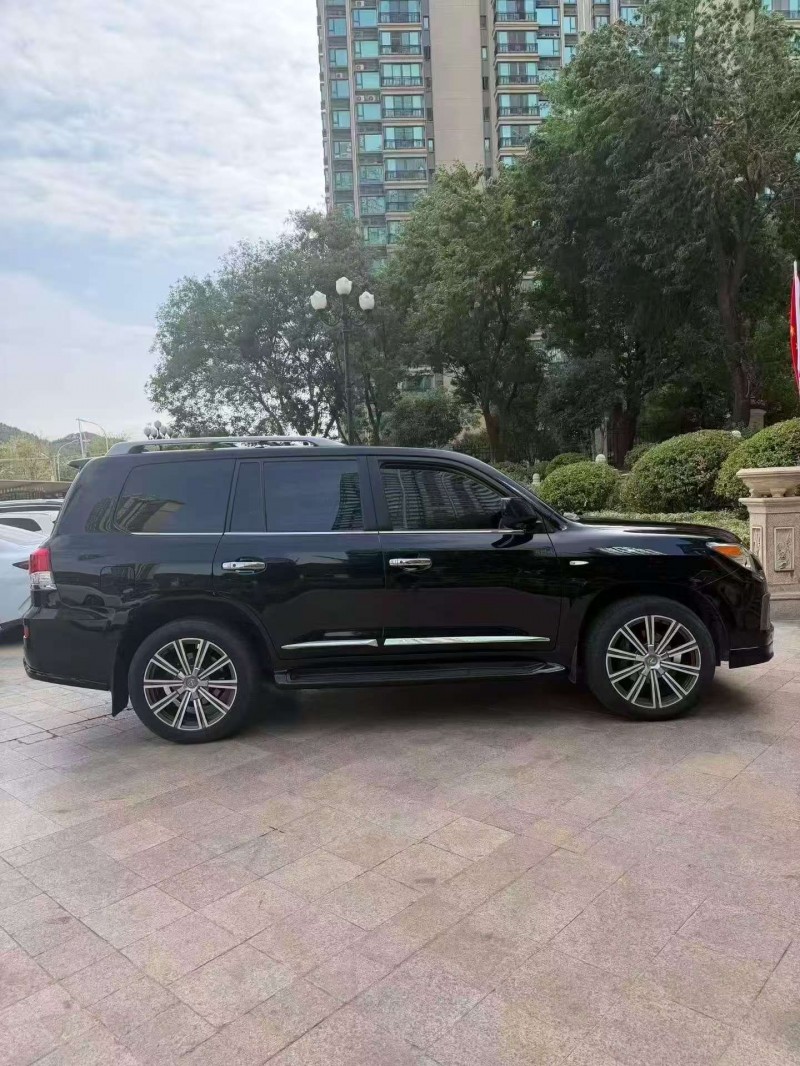 潍坊10年雷克萨斯LX8