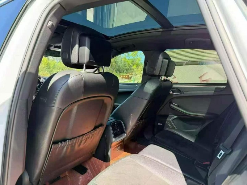 南通20年保时捷Macan5