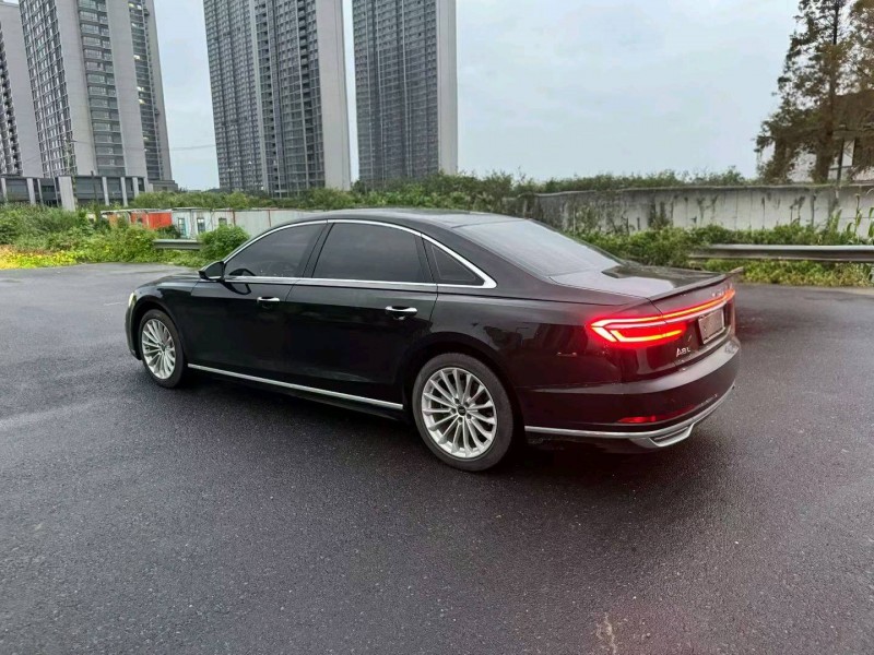 苏州22年奥迪A8L7