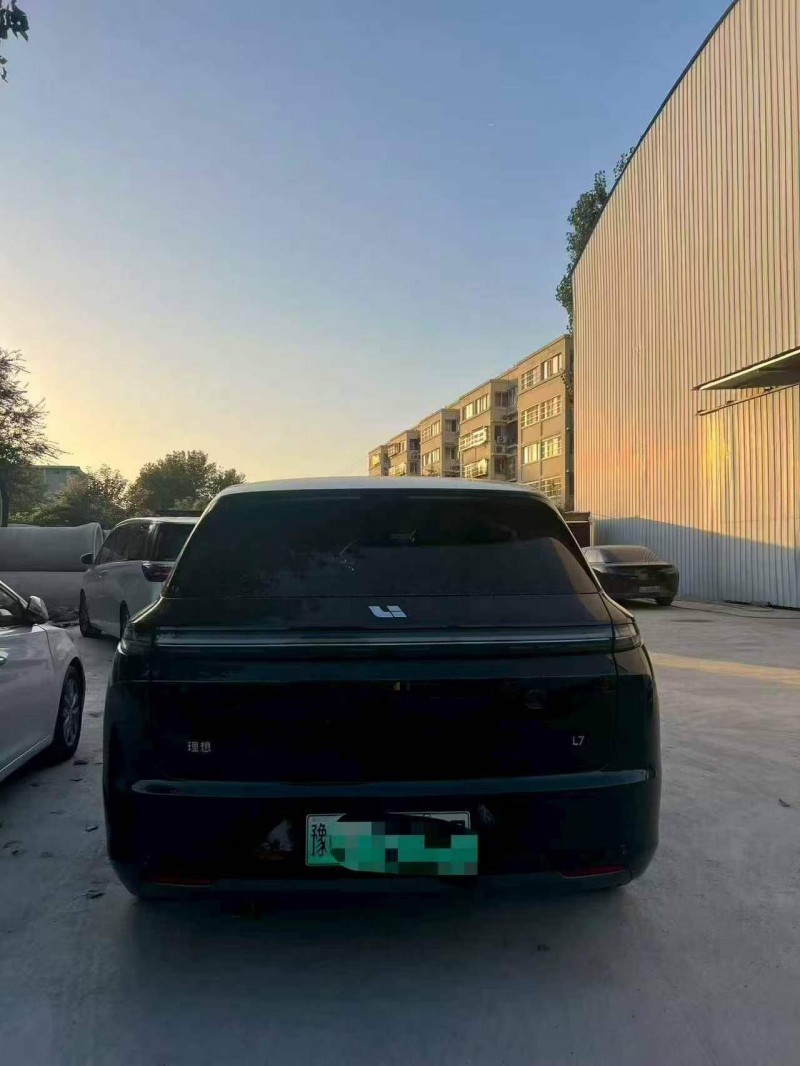 新乡23年理想L77