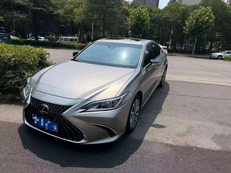 安阳24年雷克萨斯ES2