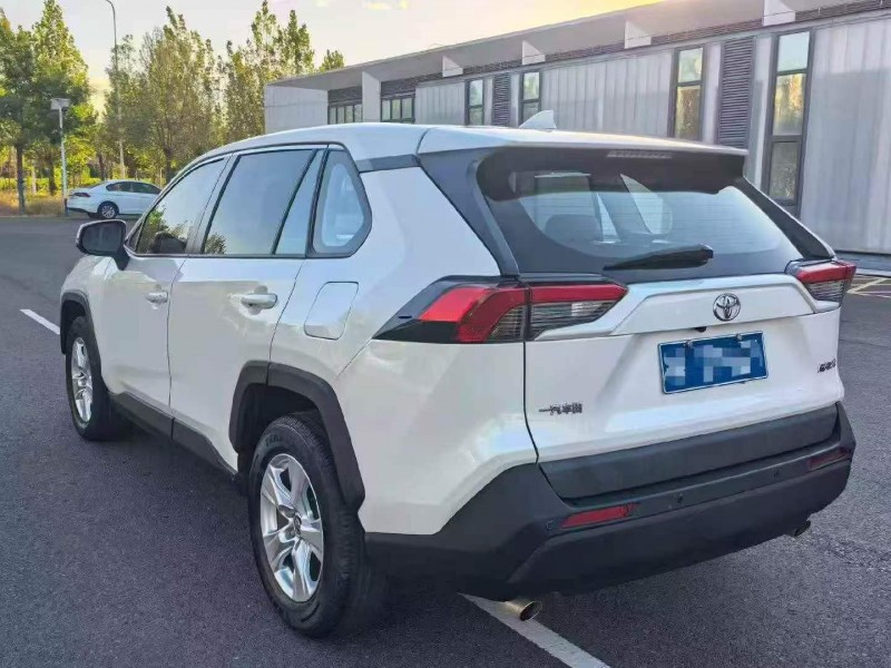天津20年丰田RAV47
