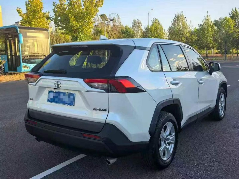 天津20年丰田RAV48