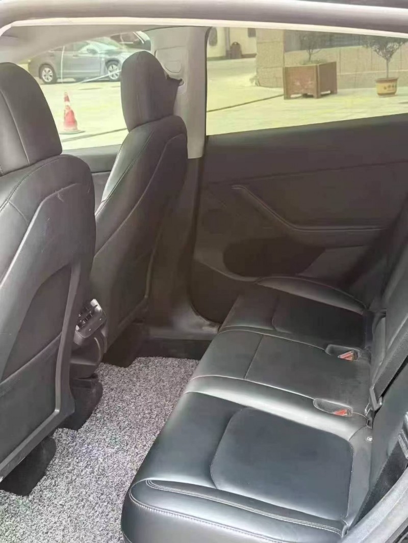 白银23年特斯拉MODEL Y4