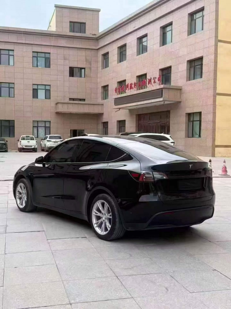白银23年特斯拉MODEL Y6