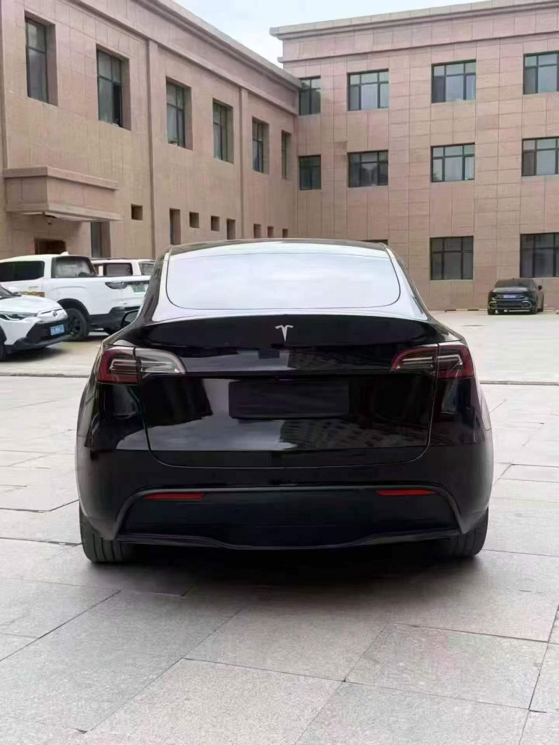 白银23年特斯拉MODEL Y7