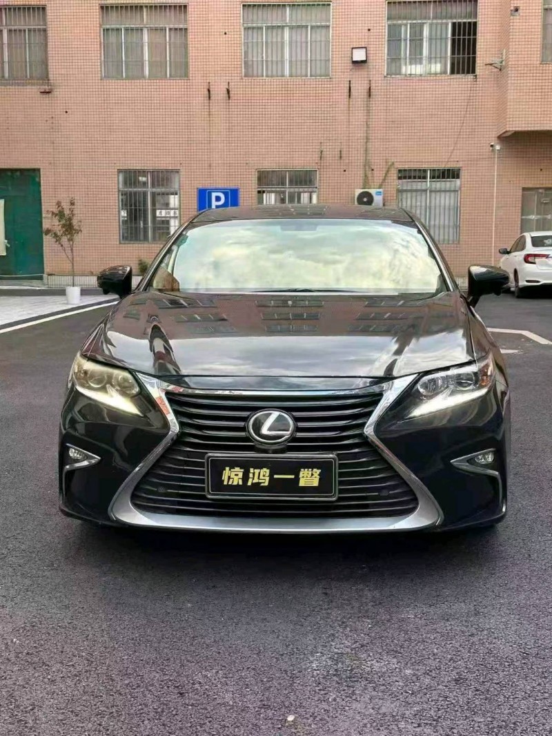 广州17年雷克萨斯ES1