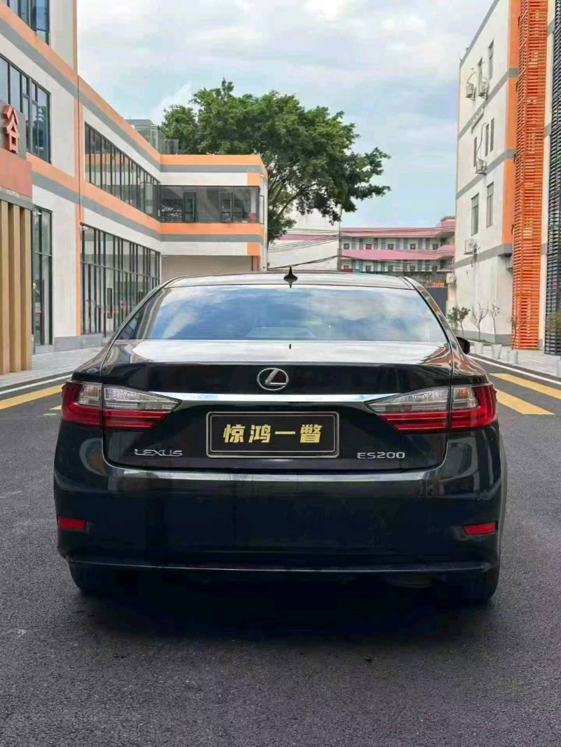 广州17年雷克萨斯ES6