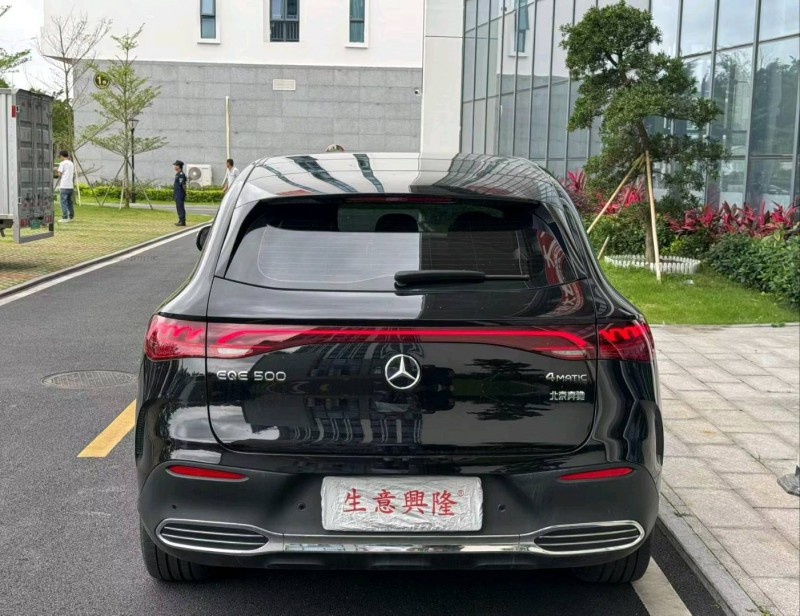 阳江25年奔驰EQE9
