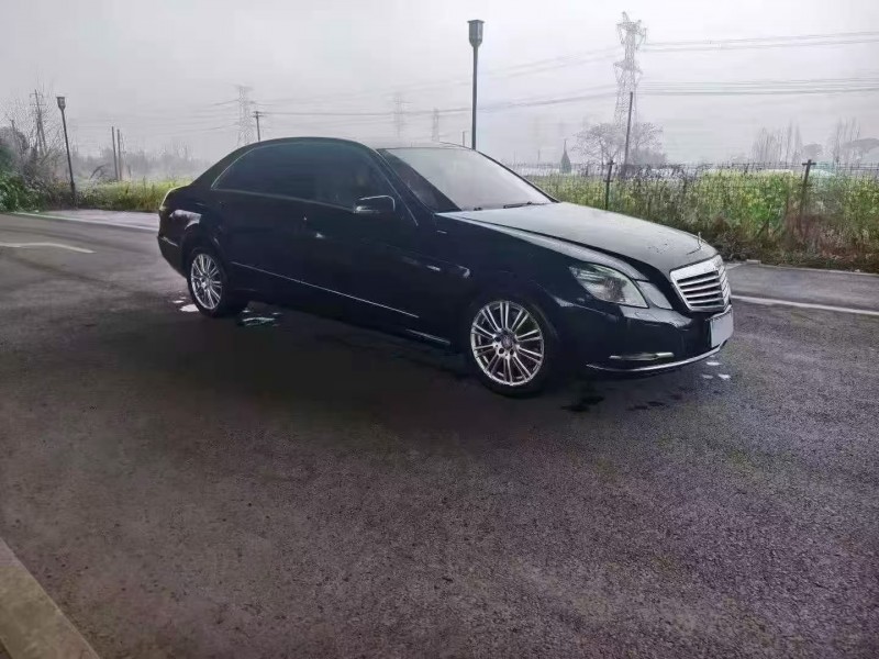绍兴11年奔驰E3