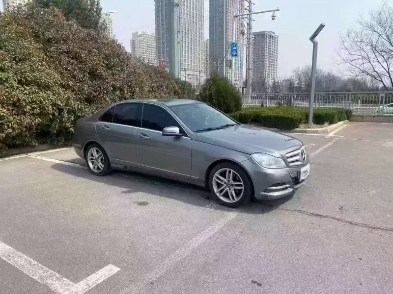 青岛13年奔驰C2