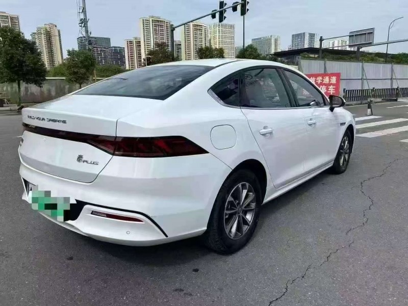 广元24年比亚迪秦8