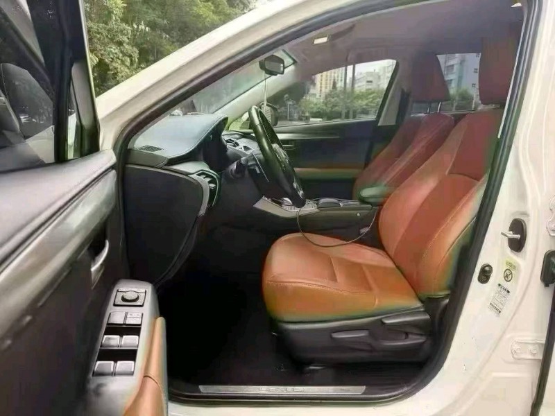 广州19年雷克萨斯NX4