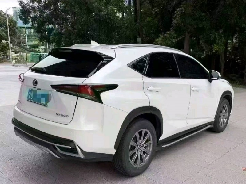 广州19年雷克萨斯NX8