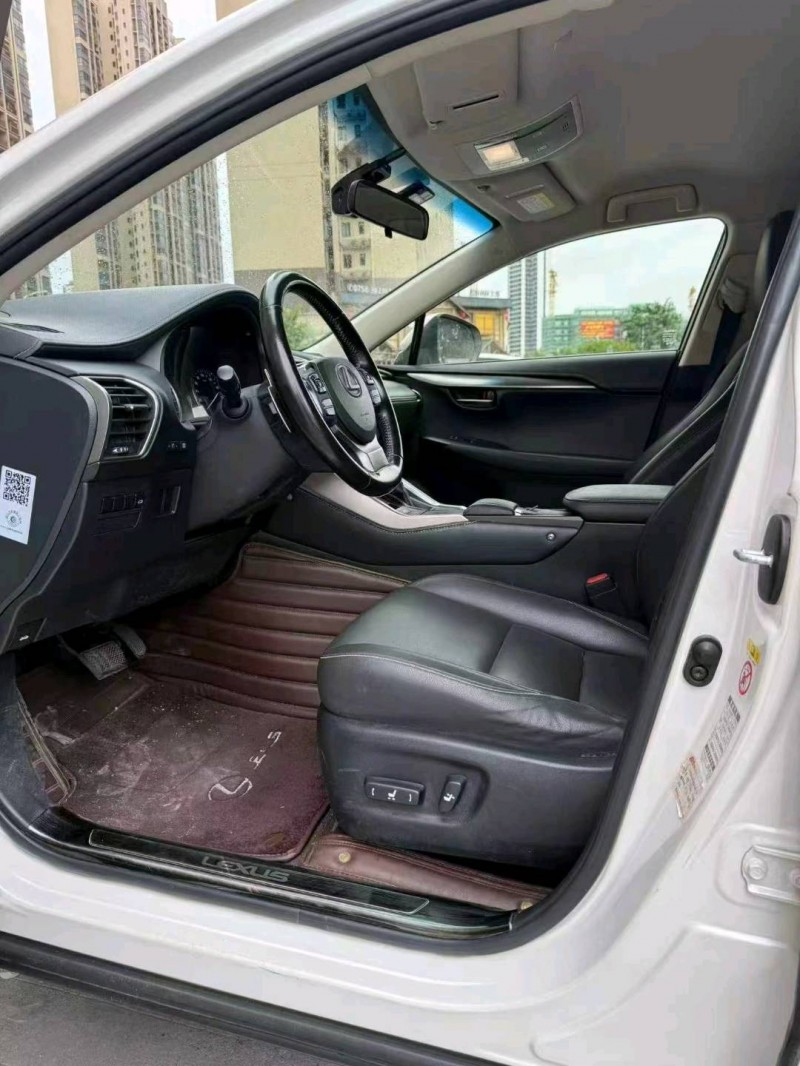 广州18年雷克萨斯NX8