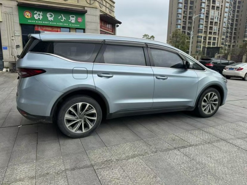 吉安19年吉利嘉际8