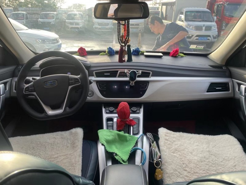 泸州18年吉利博越6