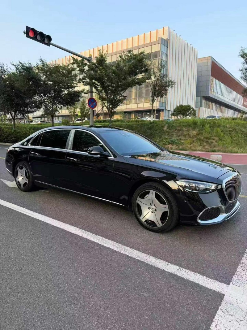潍坊21年奔驰迈巴赫S级2