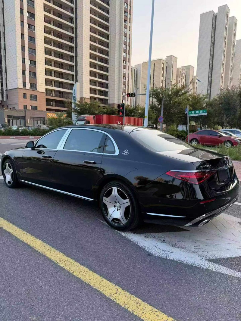 潍坊21年奔驰迈巴赫S级7
