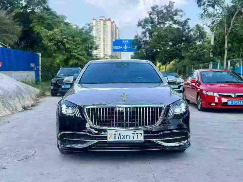 南宁18年奔驰迈巴赫S级1
