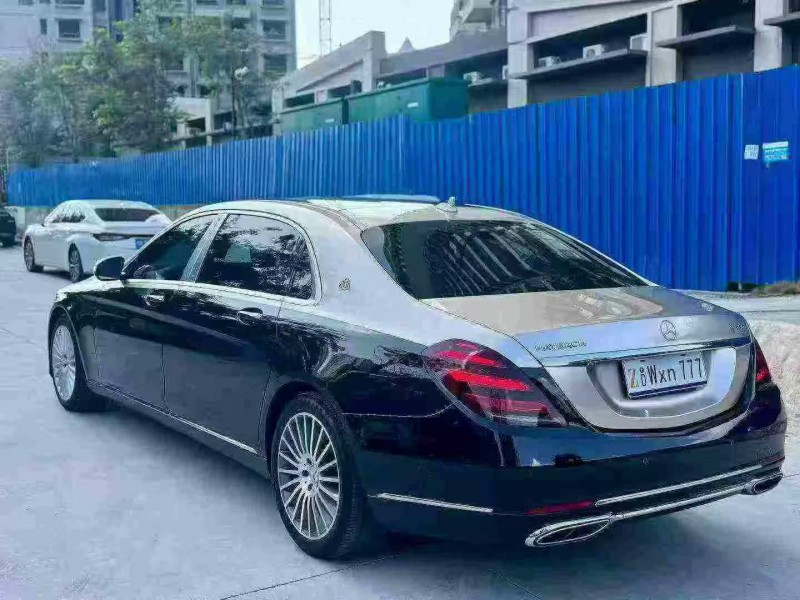 南宁18年奔驰迈巴赫S级8