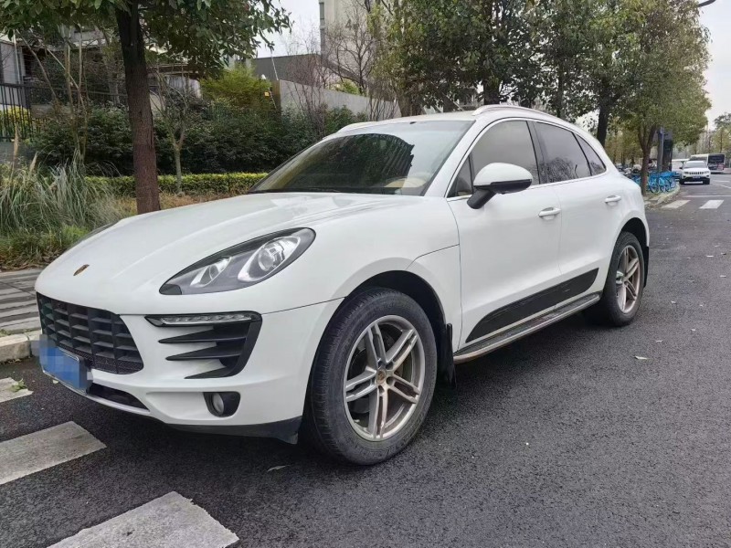 成都15年保时捷Macan2